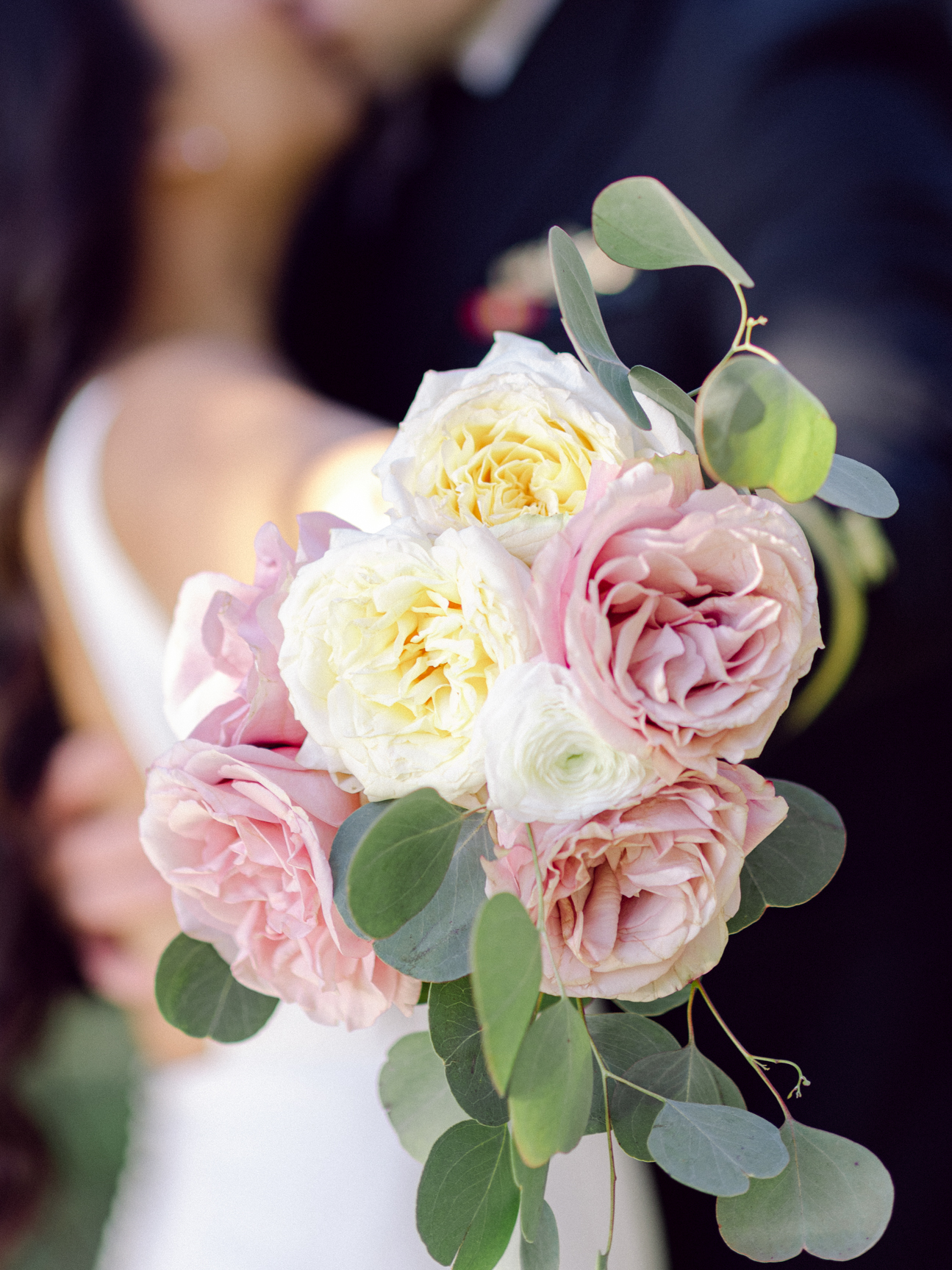 Detail wedding photography of a bouquet taken by Virginia Beach wedding photographers Glenn and Nadya. 